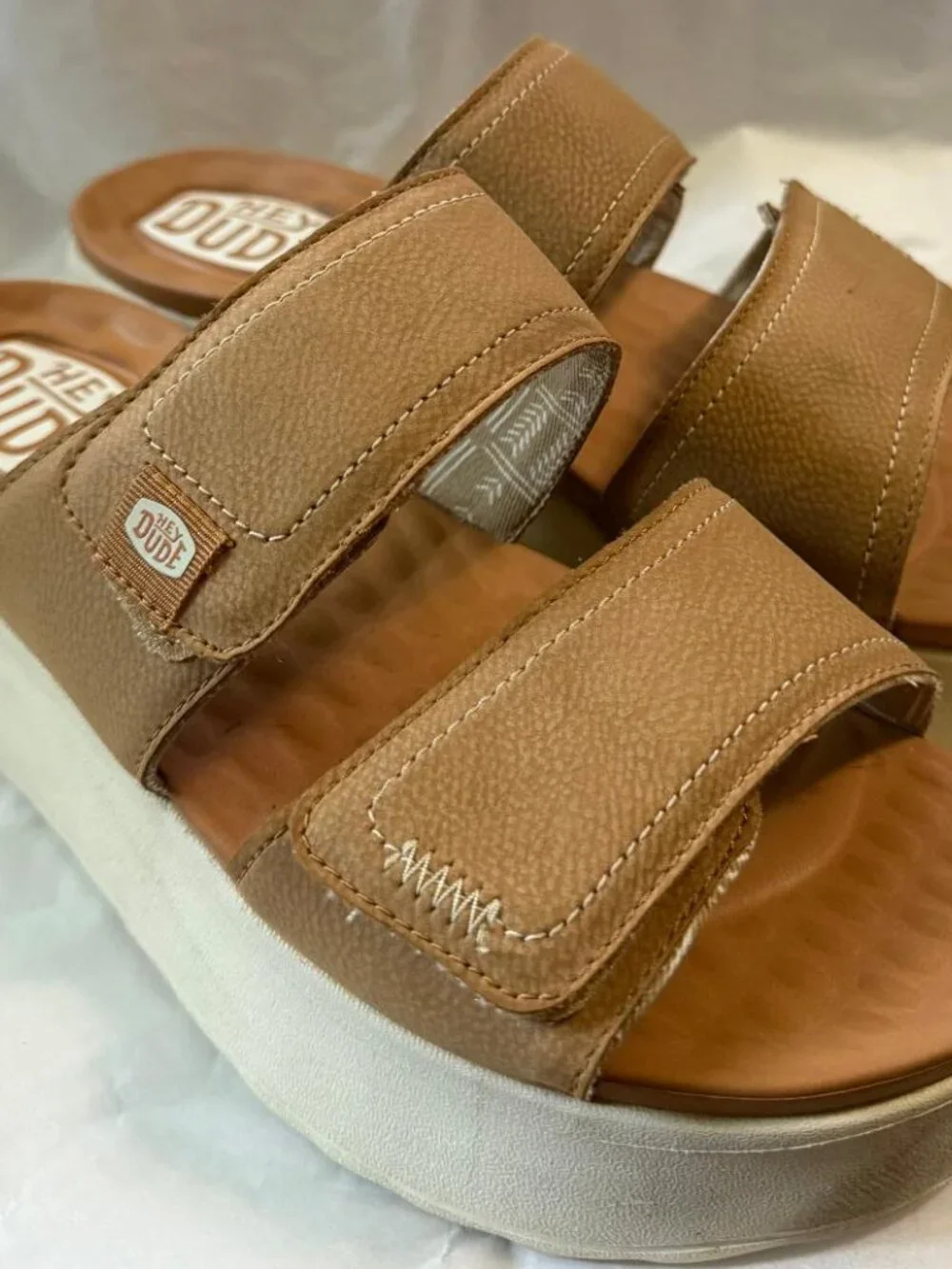 HEYDUDE Delray Mono Platform Sandals Tan Women's Size 10 EUC